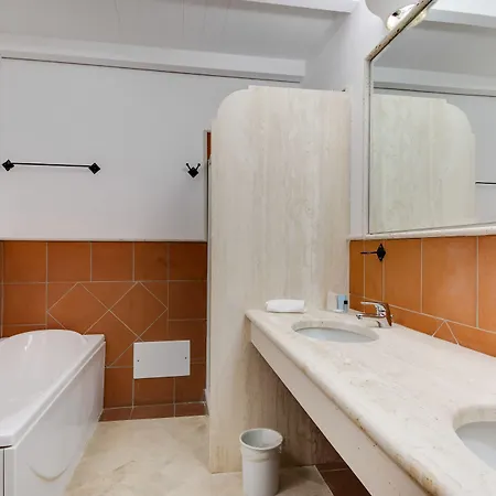 Phi Sighientu Hotel 4*