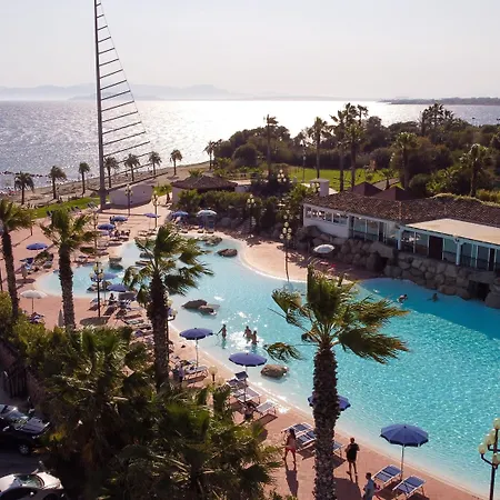 Hotel Phi Sighientu 4*