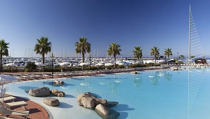 Phi Sighientu Hotel 4*